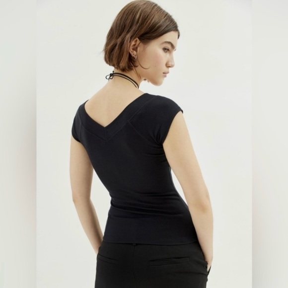 BDG Urban Outfitters Black Shannen Ribbed V-Neck Tee Size S - Picture 7 of 12